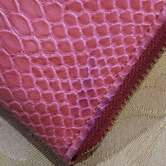 Anne Klein slim wallet Coral faux crocodile - Picture 4 of 8